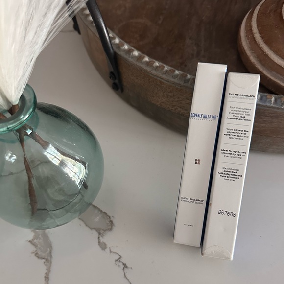 Beverly Hills MD Thick + Full Brow Enhancing Serum    New in Box - Picture 1 of 7